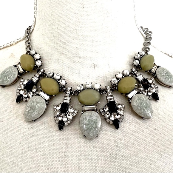 🎉HP🎉 Chloe & Isabel Necklace - Picture 2 of 4